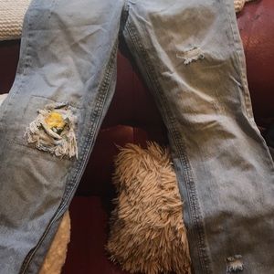 Awesome daisy embroidered jeans
